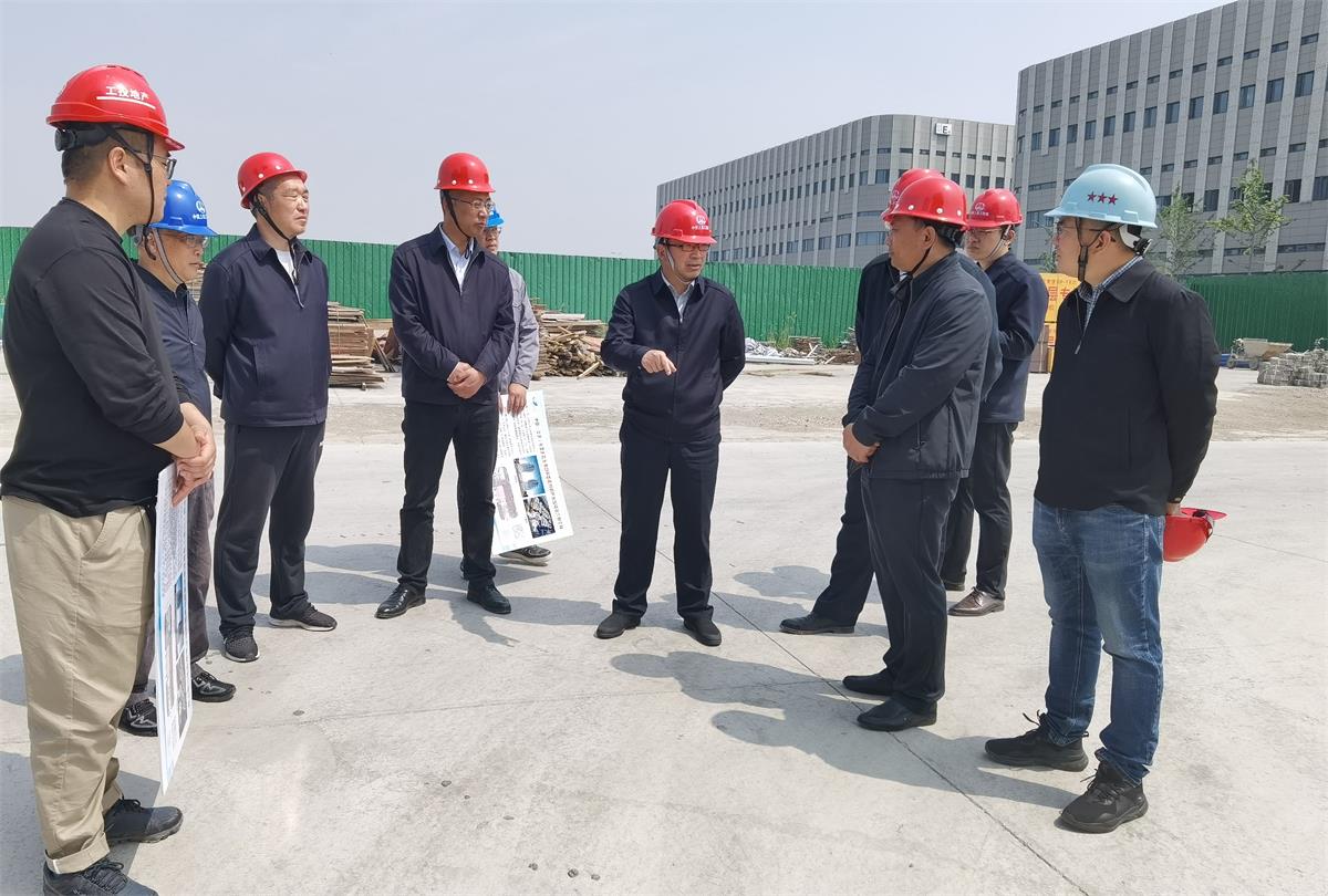 1683159522624048165.jpg 丁銳到醫(yī)藥創(chuàng)新產業(yè)園檢查安全生產工作1.jpg