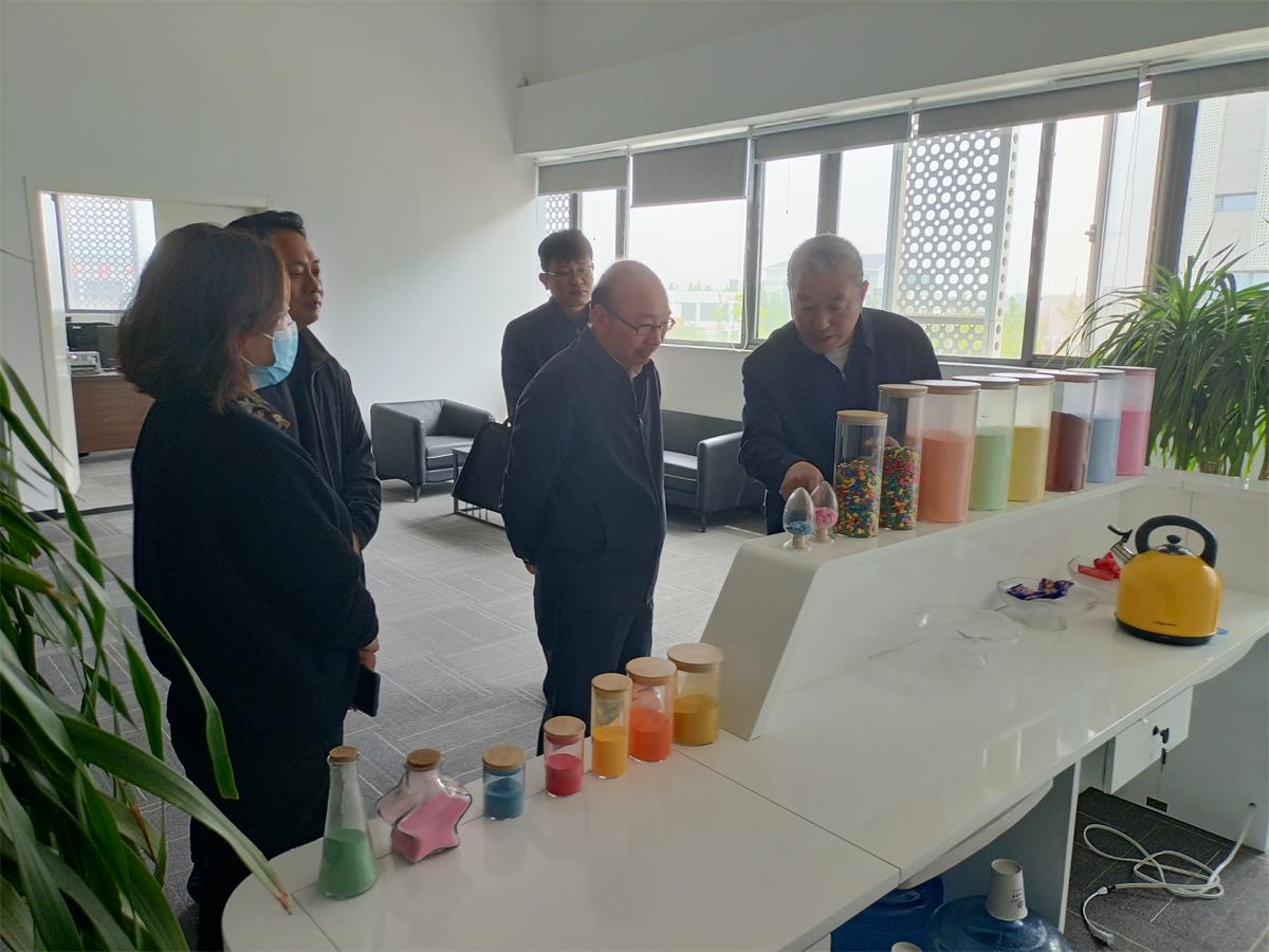 1683159529099075262.jpg 丁銳到醫(yī)藥創(chuàng)新產業(yè)園檢查安全生產工作3.jpg